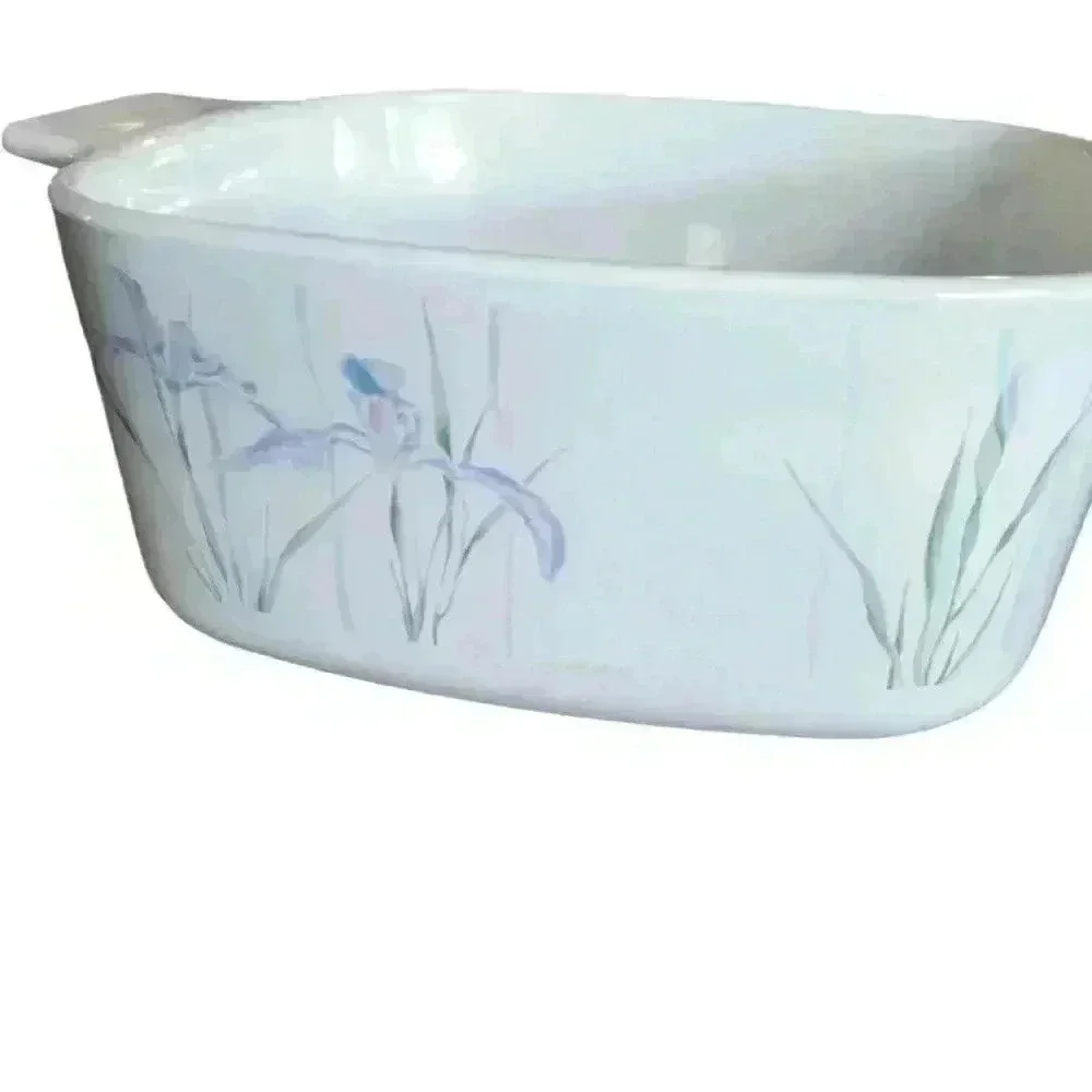 Corning Ware Shadow Iris A-1 1/2-B 1.5 liter casserole dish